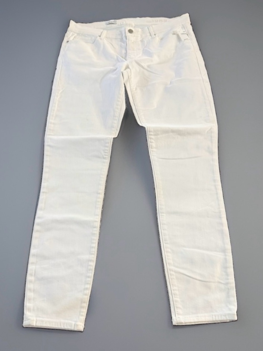 Gap “1969” white legging jeans Sz 30 L